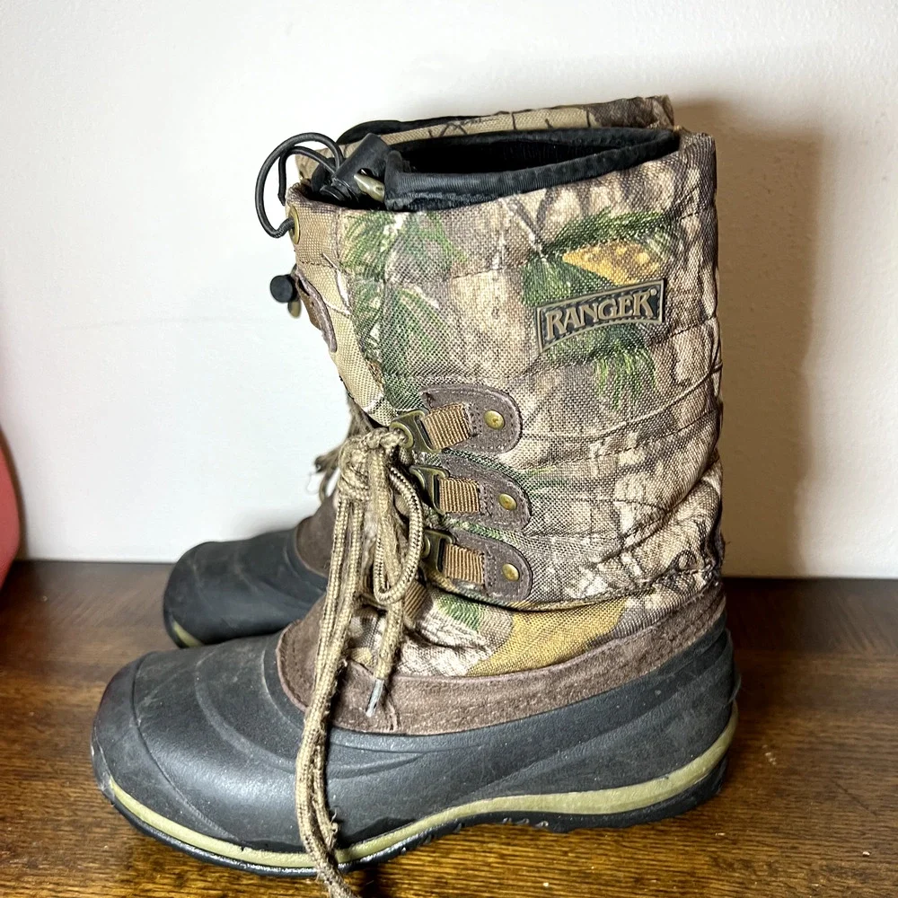 RANGER WINTER CAMO BOOTS SIZE 4